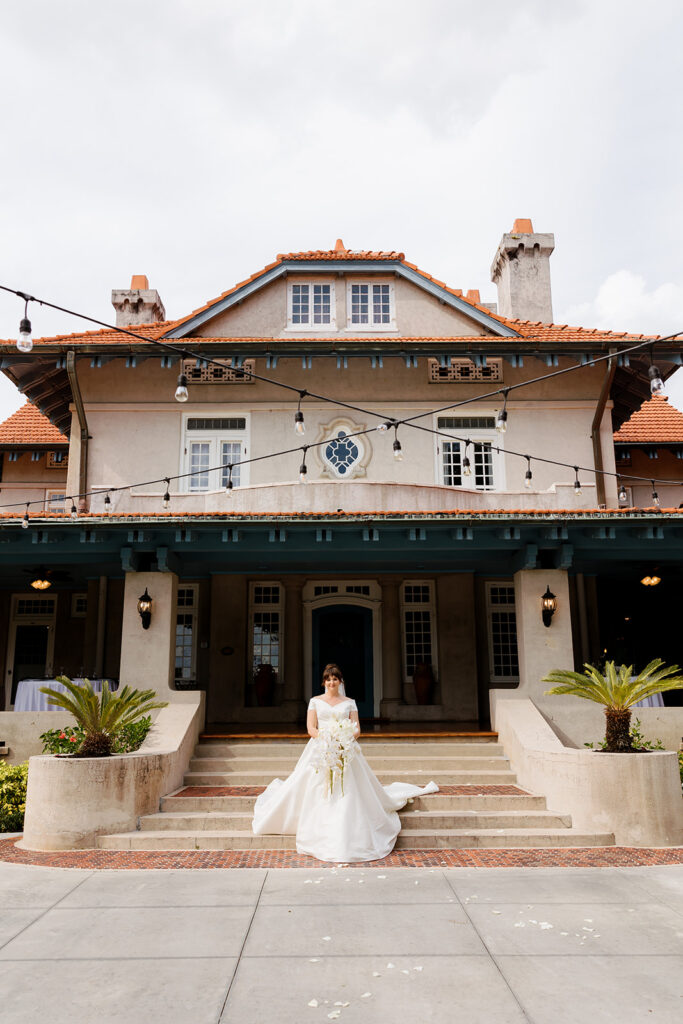 bride walking down the aisle at Sydonie Mansion